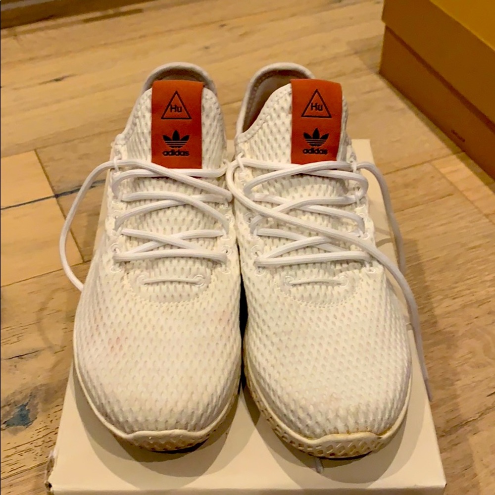 PW TENNIS HU J Adidas white sneakers